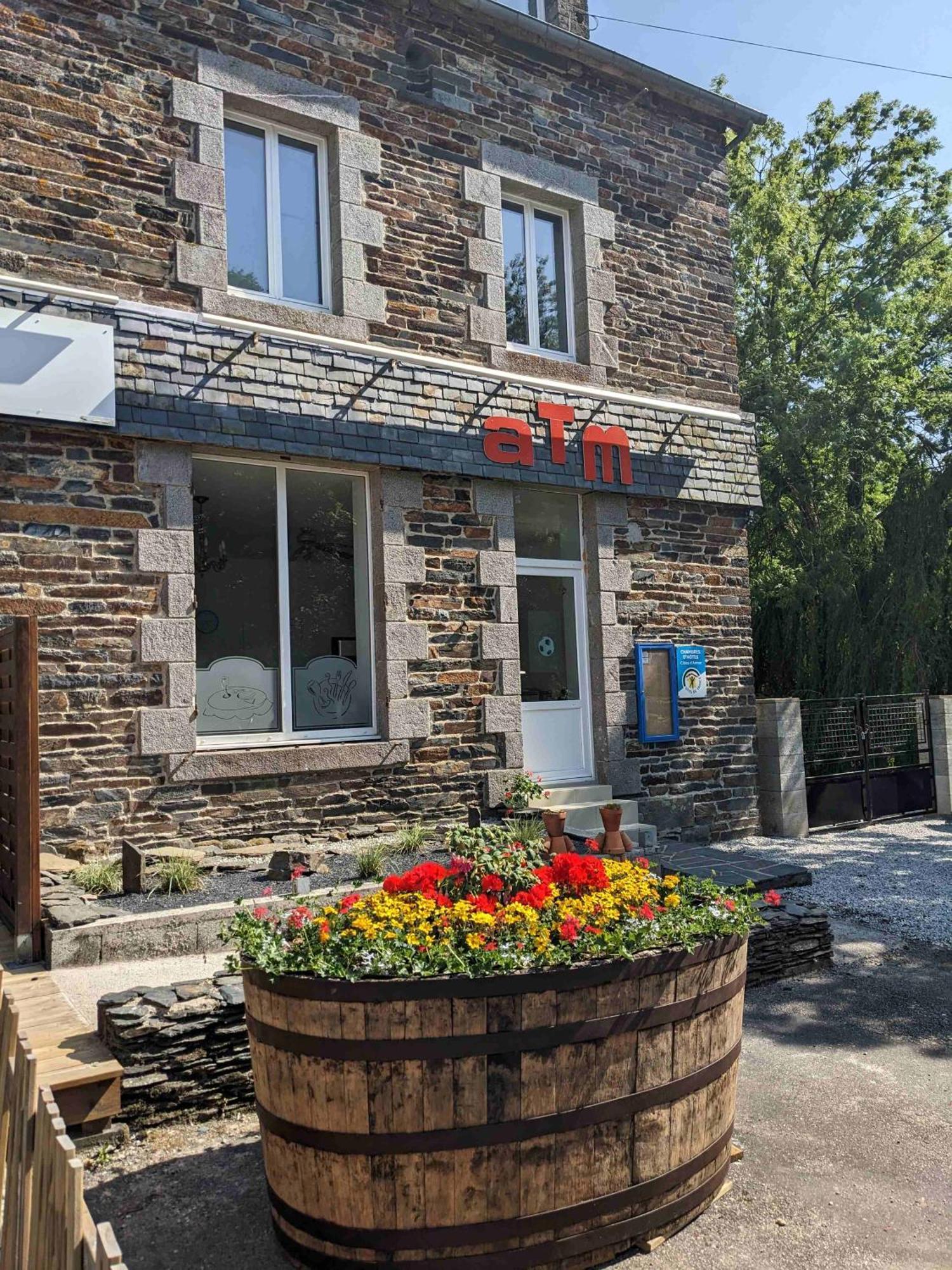 Auberge Des Trains Mythiques Chambres D'Hotes A Gouarec Au Pied De La Velodyssee Laniscat Exterior photo