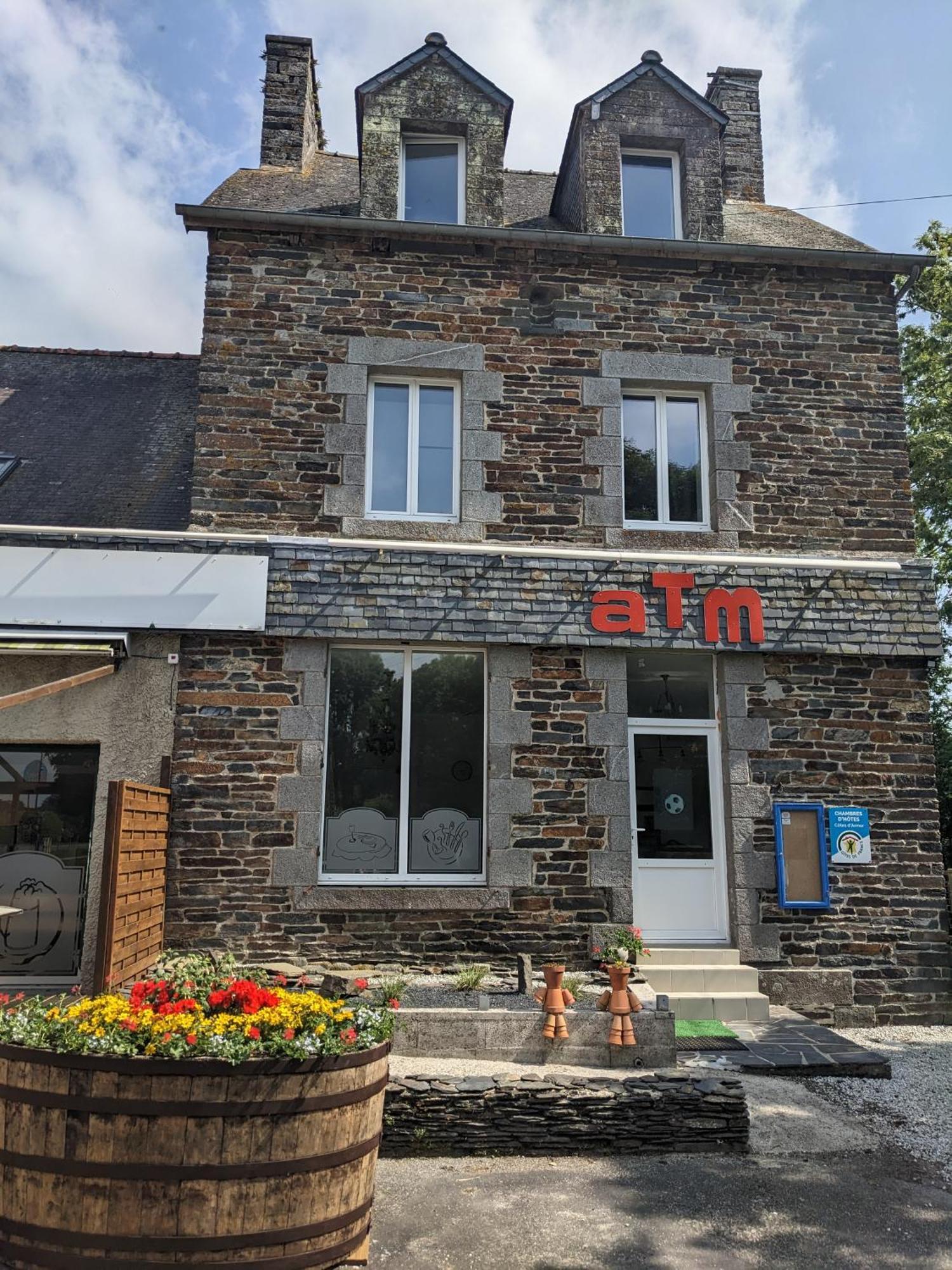 Auberge Des Trains Mythiques Chambres D'Hotes A Gouarec Au Pied De La Velodyssee Laniscat Exterior photo